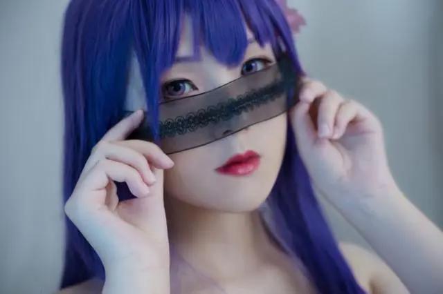 Fate：间桐樱cos，白色连衣裙圣洁无比，网友惊呼：神仙颜值！
