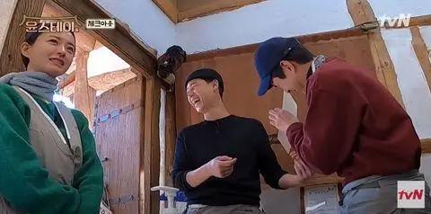 《尹STAY》朴叙俊见客人素描笑到崩溃！崔宇植变《寄生上流》爸爸