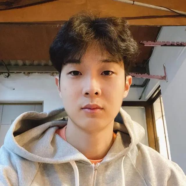 《尹STAY》开播崔宇植英文实力成焦点外国人vs大学生程度？