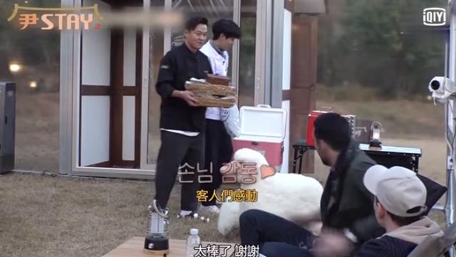 《尹STAY》崔宇植为素食客人准备食物，这1细心举动获网友大赞