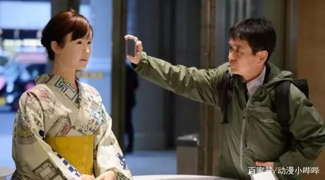 同是仿真机器人，日本的秀气，中国的端庄，看到印度：孩子快闭眼
