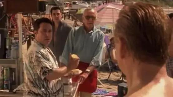 漫威之父去世！一生寻求正义事业，晚年遭家人折磨，生活凄惨