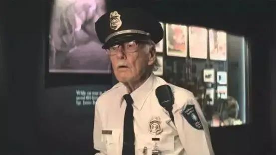 漫威之父去世！一生寻求正义事业，晚年遭家人折磨，生活凄惨