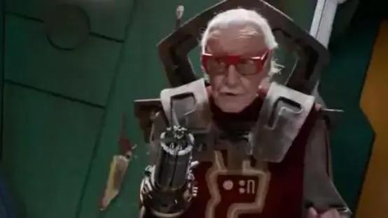 漫威之父去世！一生寻求正义事业，晚年遭家人折磨，生活凄惨