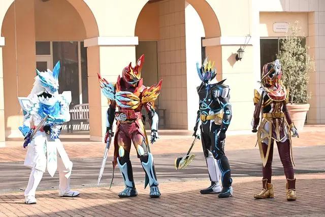 假面骑士圣刃36话先行，圣主变身无敌所罗门，一人单挑全部骑士