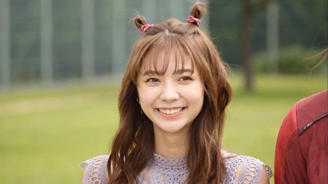 假面骑士圣刃：万万没想到，不善社交的恒剑，居然会是芽衣的粉丝