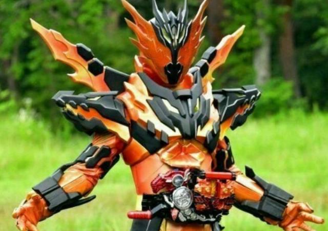 假面骑士：鹰山仁回归圣刃剧场版，化身不死鸟骑士猎杀圣刃！