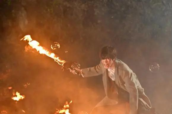 假面骑士圣刃剧场版追加：芽依黑丝极为瞩目，六大剑士决战仁叔！