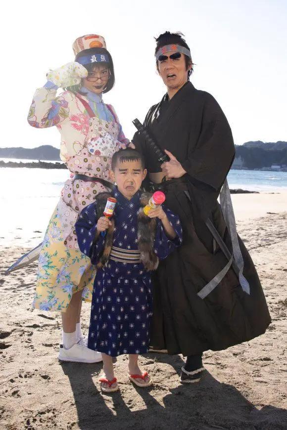 假面骑士圣刃超战斗飞羽真观看鬼仔超全集，剑士们放飞自我！