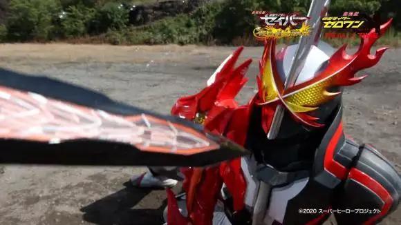 假面骑士圣刃剧场版：圣刃新形态驾驭三头神龙，仁叔被其封印！