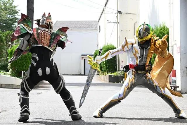 假面骑士圣刃6话先行：忍者剑士登场，三册小猪变身，混战大升级