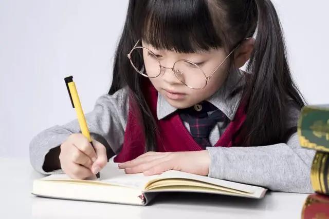 小学三年级是“分水岭”？要想孩子不掉队，这4个能力一定要拥有