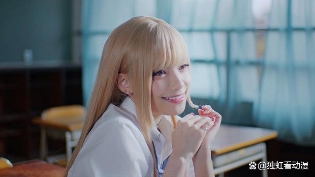 更衣人偶坠入爱河：“鹤立鸡群”要么被远离，要么遇上相同的人