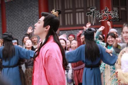 《开封奇谈》：包拯追星、公孙策毒舌、展昭爱吃鱼、庞籍自恋狂