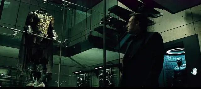 蝙蝠侠对夜翼的负面影响真的很大，他的性格也越来越黑暗了