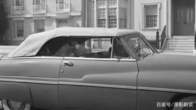 黑暗骑士的坐骑，你更喜欢哪个？真人版蝙蝠侠里的蝙蝠车