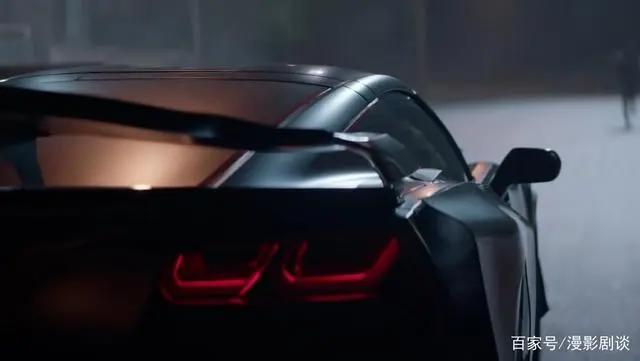 黑暗骑士的坐骑，你更喜欢哪个？真人版蝙蝠侠里的蝙蝠车