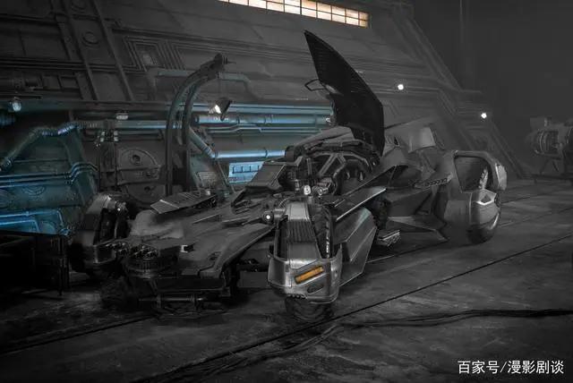 黑暗骑士的坐骑，你更喜欢哪个？真人版蝙蝠侠里的蝙蝠车