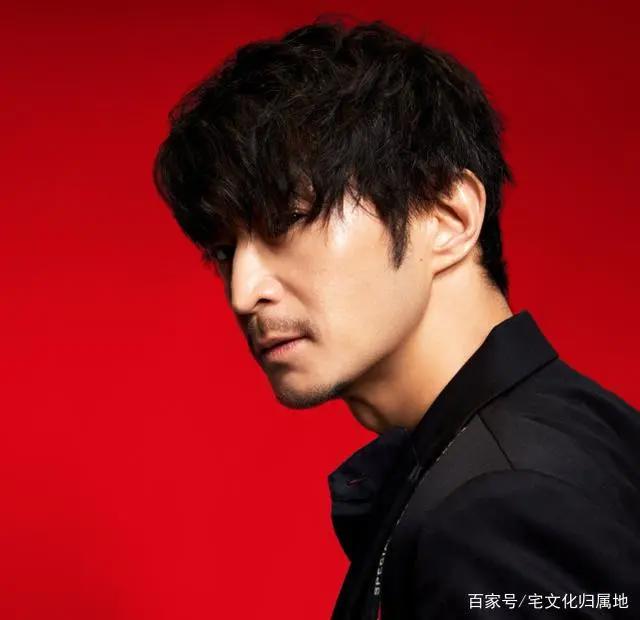 津田健次郎迎50岁生日粉丝送祝福，配过的角色多到数不过来