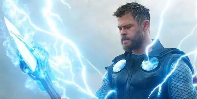 复联4：灭霸的暴君屠刀能砍碎振金盾牌，那能砍烂金刚狼的钢爪吗