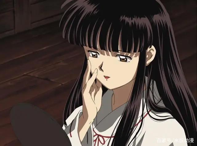 犬夜叉：桔梗和犬夜叉的相遇很唯美，抹上红唇的温柔很动人