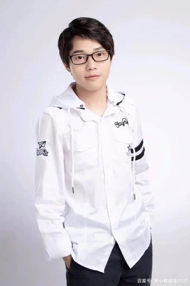 《少年歌行》剧影漫游联动，国产高分漫改如何做？｜专访周木楠