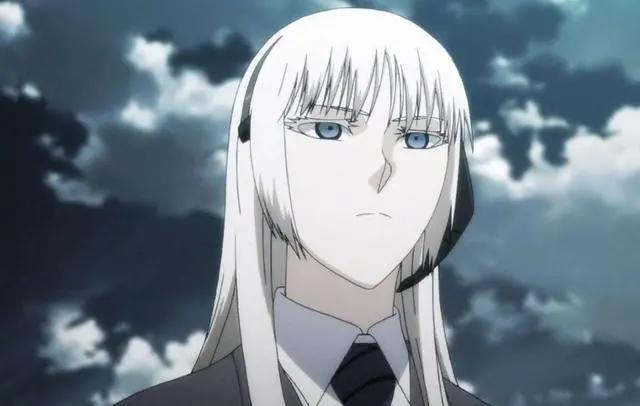 这部动画的女主发明了量子计算机，妄图以此实现世界和平