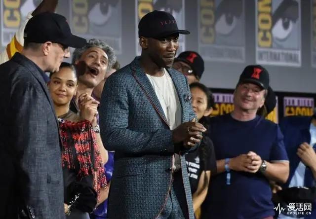 DC杂技团大战漫威超英权游和西部世界不过是吃瓜群众