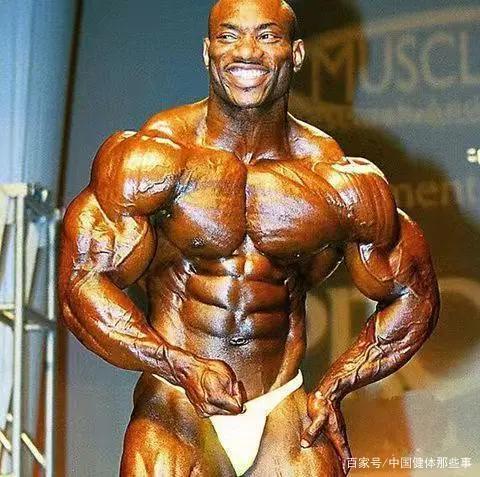 他以刀锋为名！健美史上最矮的奥赛先生，“大器晚成”的舞台传奇