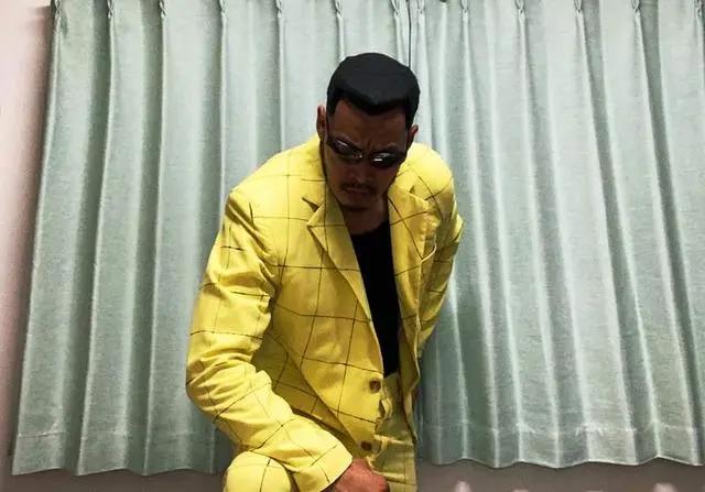 《蜡笔小新》幼稚园园长真人版，比二次元更像黑道老大的Cosplay