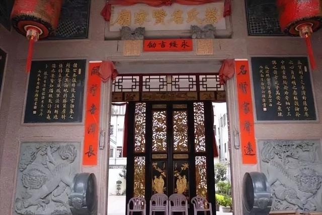 3000元起步升级到40亿个人资产，90后童年收割机蔡东青