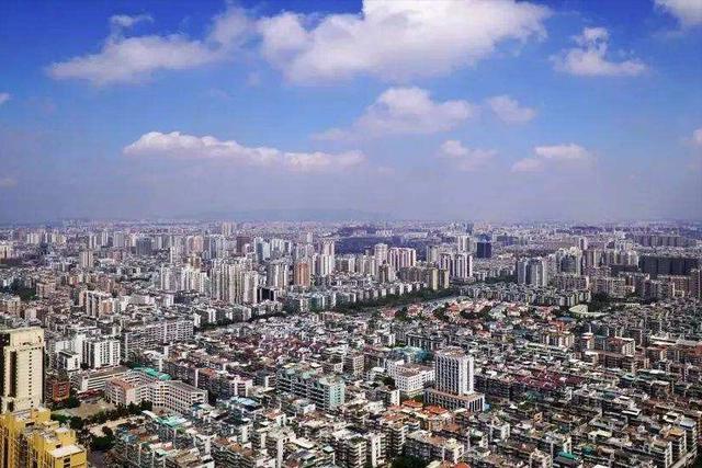 3000元起步升级到40亿个人资产，90后童年收割机蔡东青