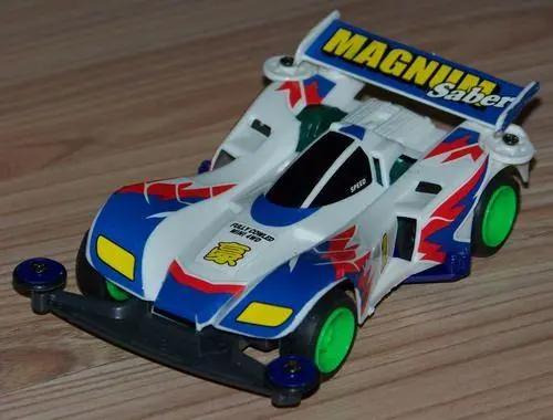 四驱兄弟盘点星马豪所使用的四驱赛车，我们曾经在夕阳下奔跑过