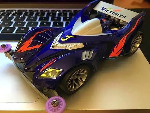 四驱兄弟：玩“原始战神”的暖男阿吉也长大了，和我们一样是单身