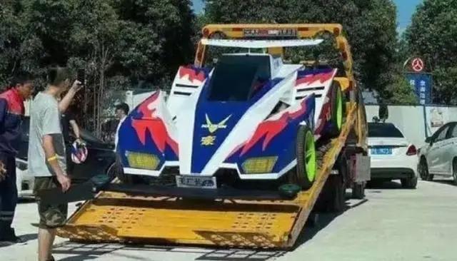 爷青回，达人做出真实比例四驱车，神还原《四驱兄弟》胜利冲锋