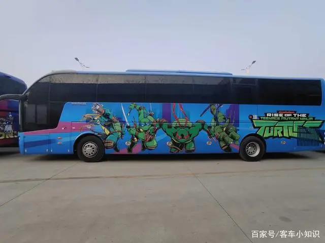 国外的旅游大巴有一颗动漫心