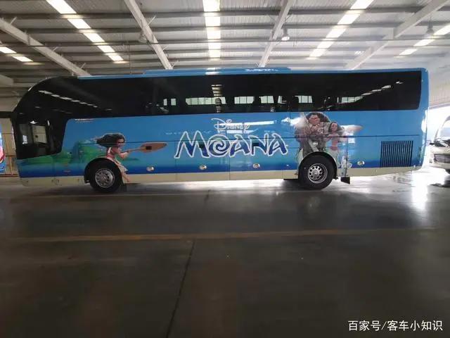 国外的旅游大巴有一颗动漫心