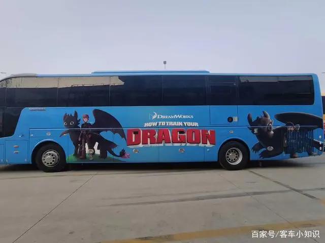 国外的旅游大巴有一颗动漫心