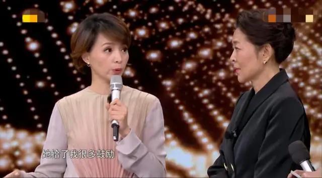 董卿助阵倪萍成功晋级，两代央视一姐“世纪同框”不容错过