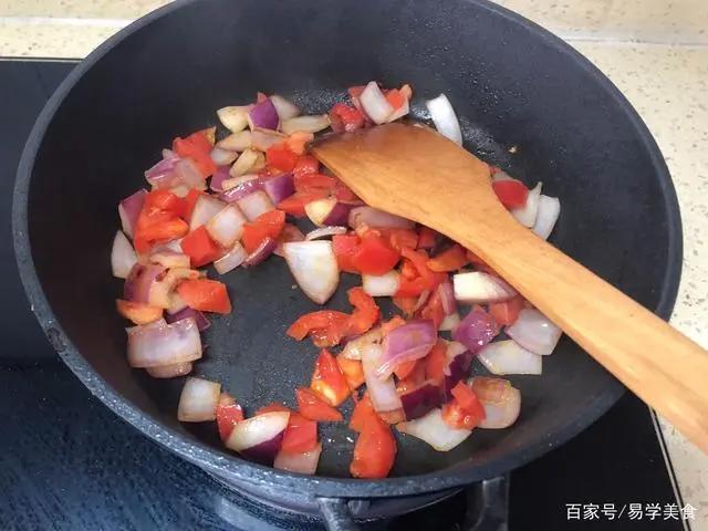 著名香港小吃，《麦兜响当当》同款鱼丸粗面，有鱼丸也有粗面哦！