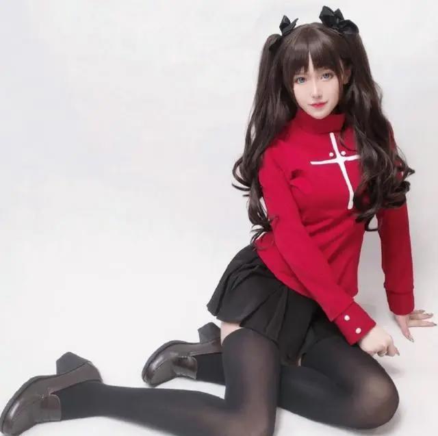 腐团儿cos美少女战士，小短裙穿出曲线美，亮点全在大长腿