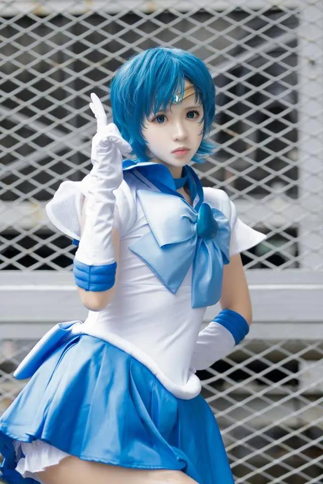 三组日本动漫《美少女战士》COSPLAY欣赏！造型相当唯美的作品！
