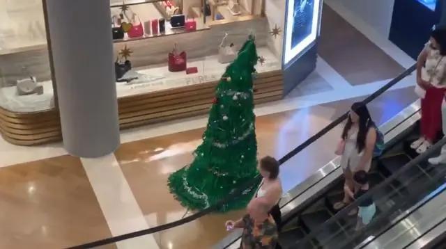 圣诞节要到了，外国人开启了神COS模式