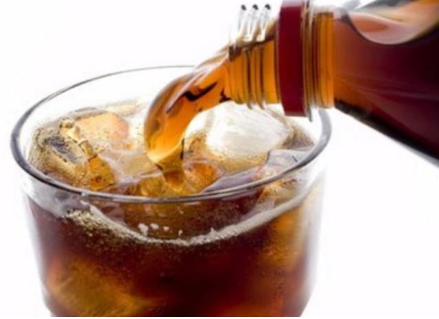 《新石纪》是百科全书石锤，日本网友利用漫画中的知识来制作可乐