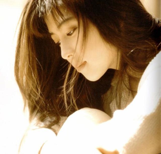 她影响日本歌坛一个时代，短暂的一生创作无数经典，你听过她吗？