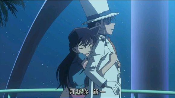 名侦探柯南：天空遇难船怪盗基德想占小兰的便宜？