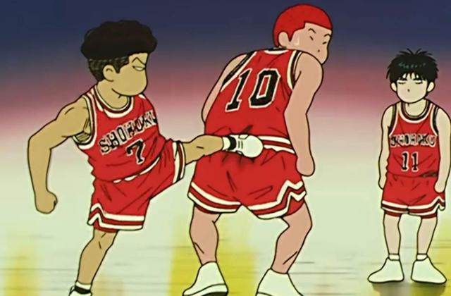 作为接替《灌篮高手》的动漫，《黑子的篮球》却被批判侮辱篮球