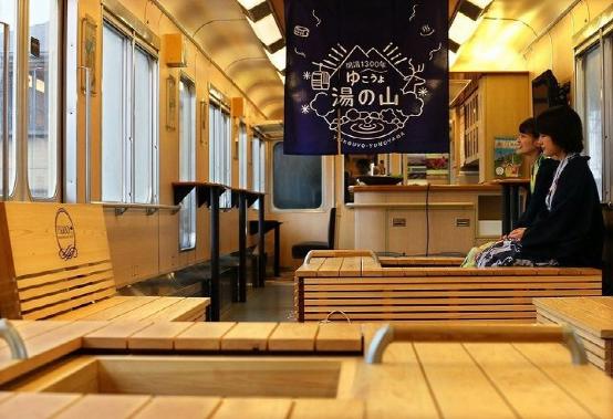 被日本电车迷攻击的外国人，成为了日推上最火的网红