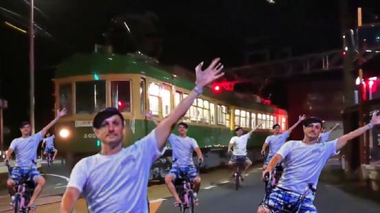 被日本电车迷攻击的外国人，成为了日推上最火的网红