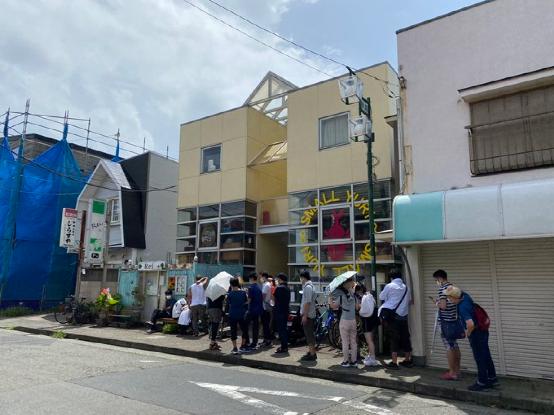 被日本电车迷攻击的外国人，成为了日推上最火的网红